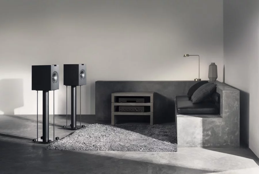 Полочная акустика KEF Q150 Satin Black